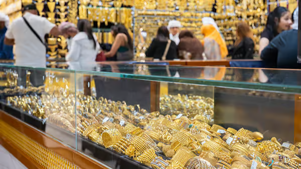 Gold Prices in Dubai Rise to Three-Month High as 24K Nears Dh560