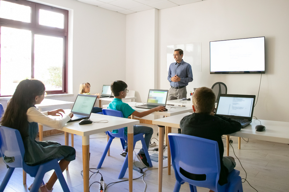 Aldar Education to Hire 300 Emiratis in Abu Dhabi Schools Under New ADEK Partnership