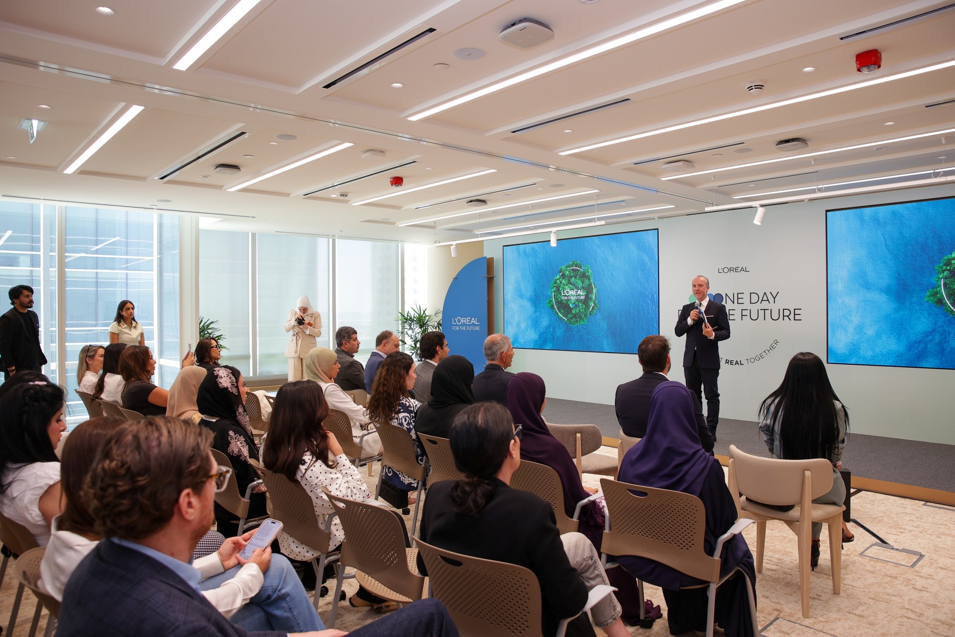 L’Oréal Middle East Reinforces Sustainability Commitment at Dubai Summit, Signs UAE Climate Pledge